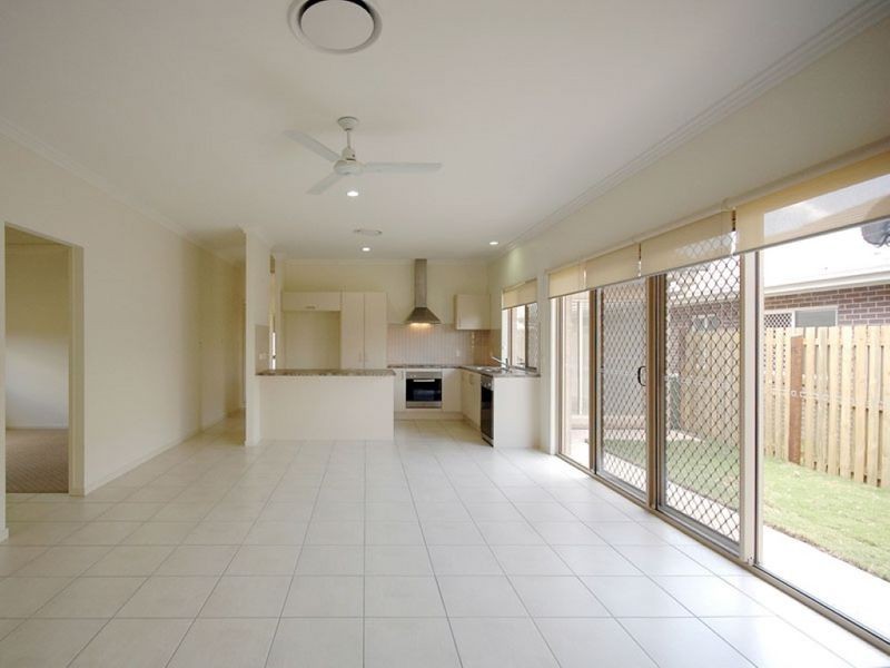 11 Astley Parade, North Lakes QLD 4509