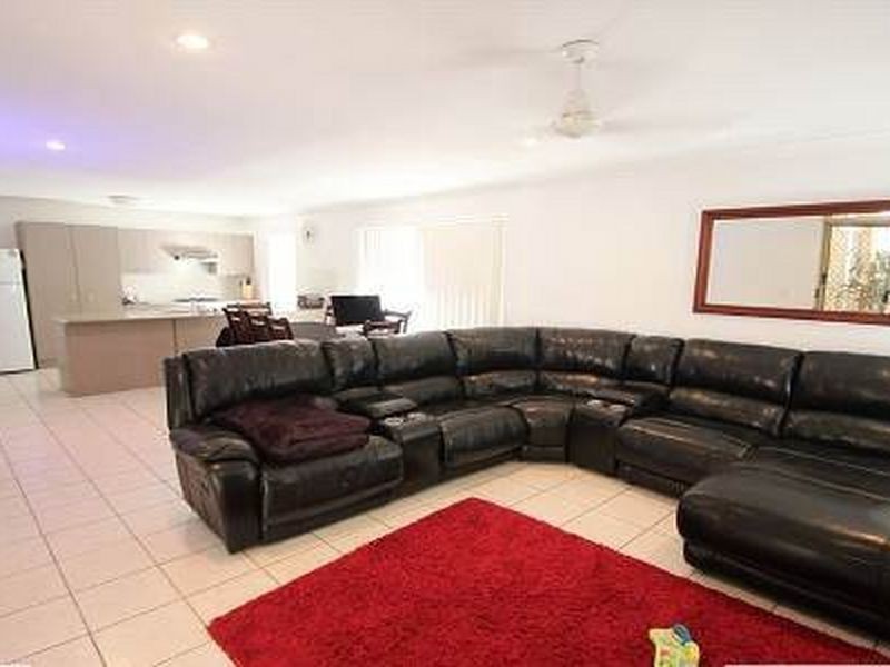 10 Acacia Crescent, Kallangur QLD 4503