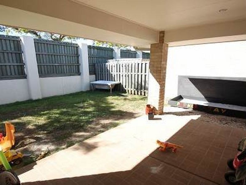 10 Acacia Crescent, Kallangur QLD 4503