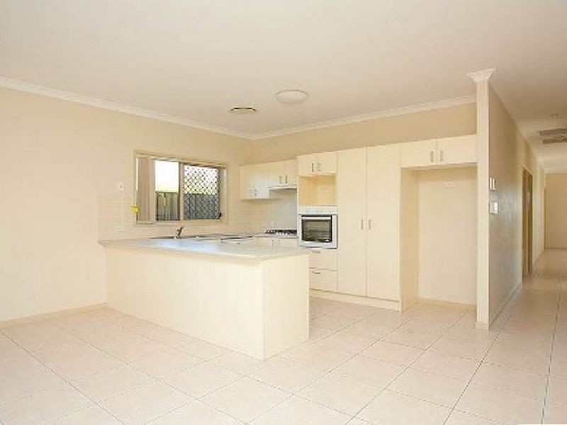 5 Kurrajong Circuit, North Lakes QLD 4509