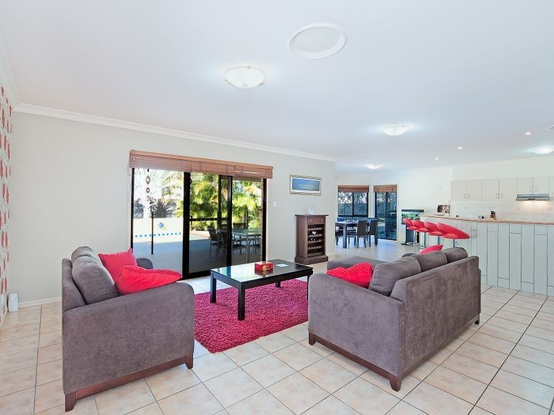4 Chilton Crescent, North Lakes QLD 4509