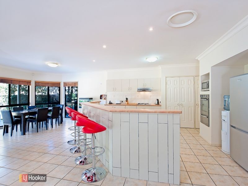 4 Chilton Crescent, North Lakes QLD 4509