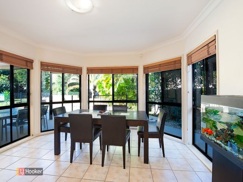 4 Chilton Crescent, North Lakes QLD 4509