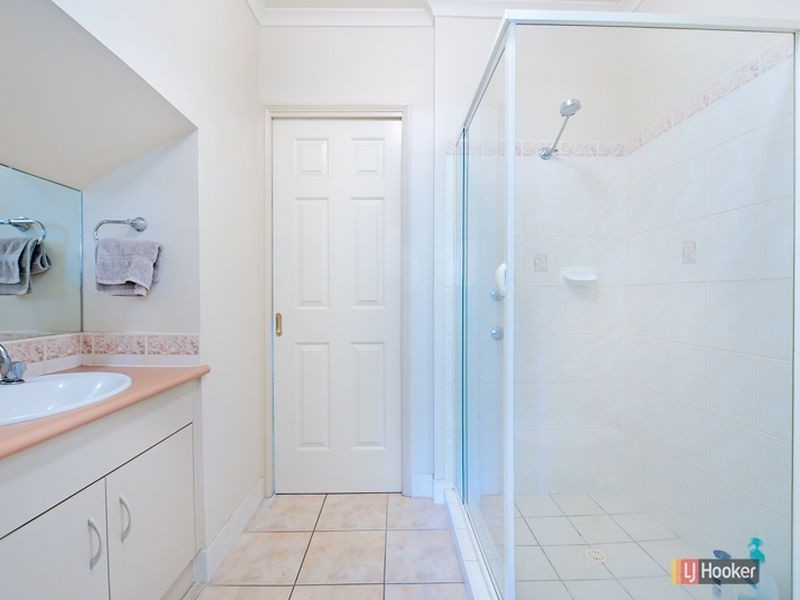 4 Chilton Crescent, North Lakes QLD 4509