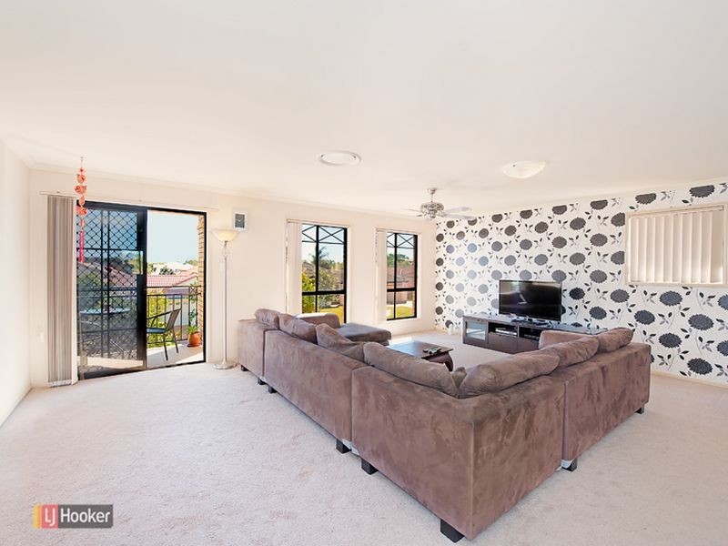 4 Chilton Crescent, North Lakes QLD 4509