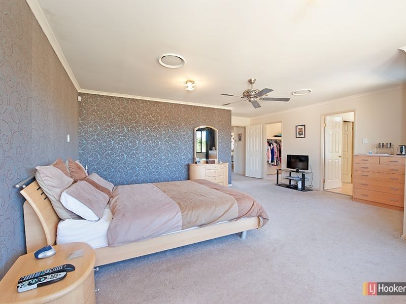 4 Chilton Crescent, North Lakes QLD 4509