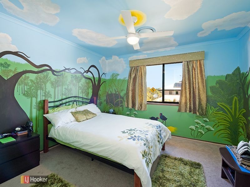 4 Chilton Crescent, North Lakes QLD 4509