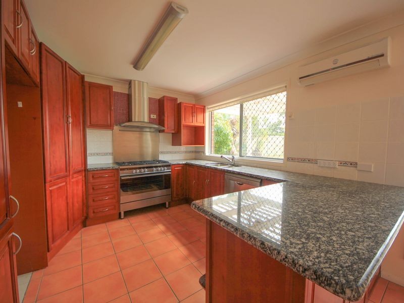10 Southerden Drive, North Lakes QLD 4509