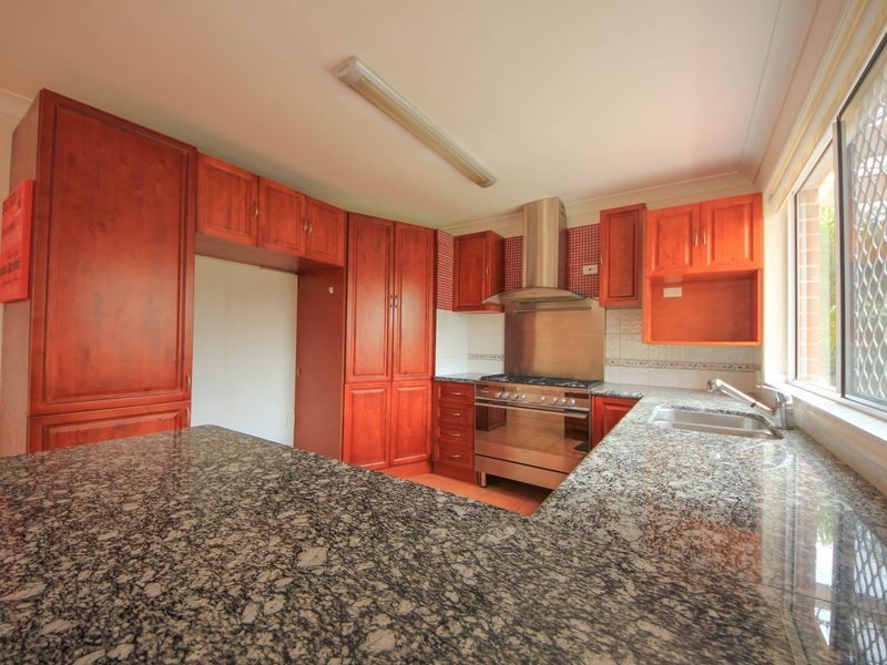 10 Southerden Drive, North Lakes QLD 4509