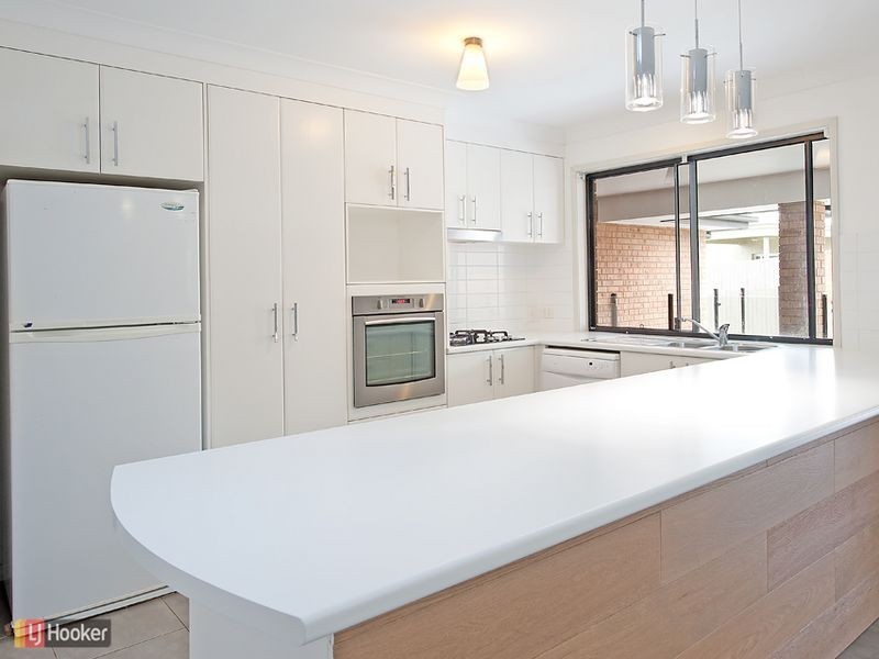 27 Sears Parade, North Lakes QLD 4509