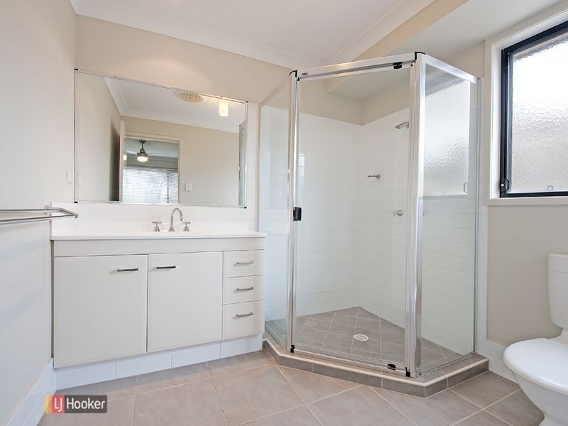 27 Sears Parade, North Lakes QLD 4509