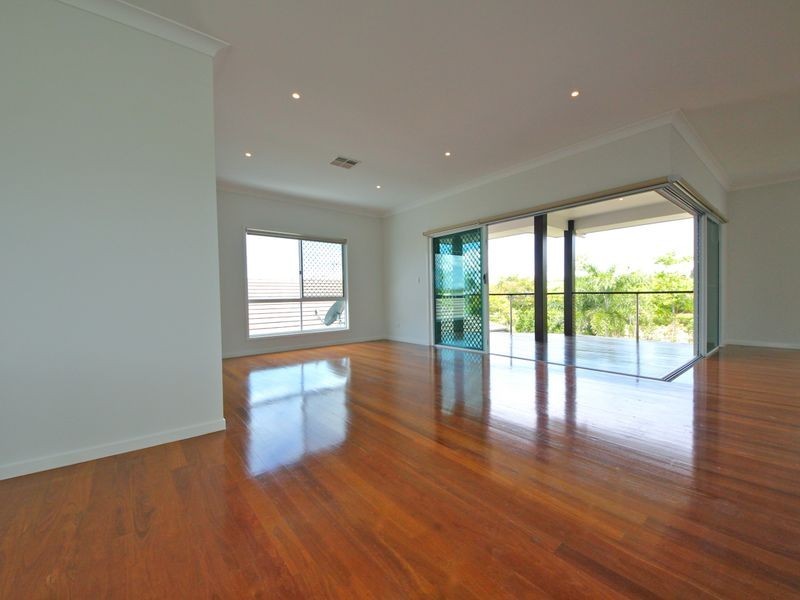 18 Elkington Cct, North Lakes QLD 4509