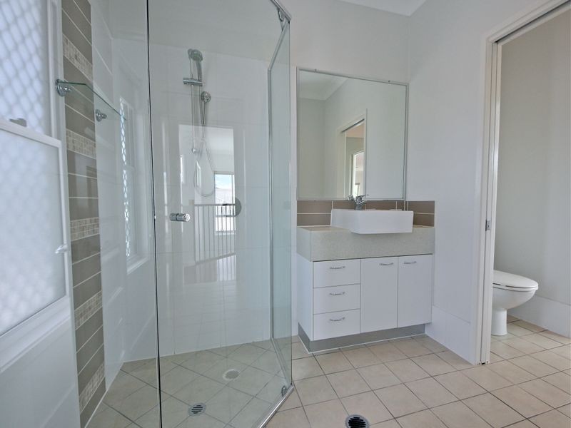 18 Elkington Cct, North Lakes QLD 4509