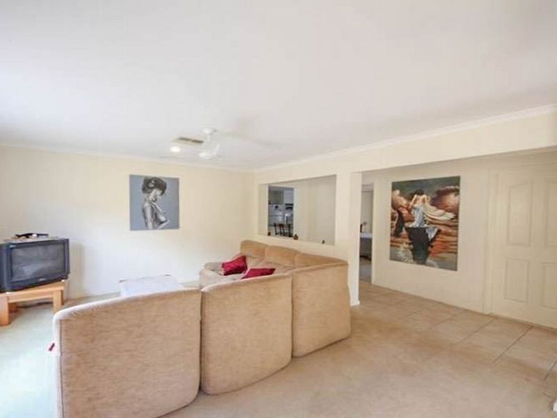 8 Hamersley Court, North Lakes QLD 4509