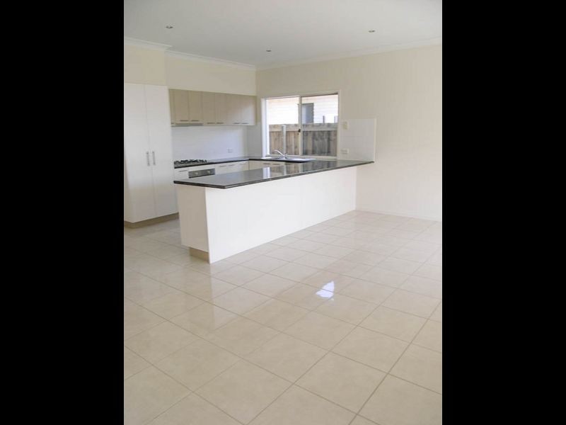 8 Dusky Street, North Lakes QLD 4509
