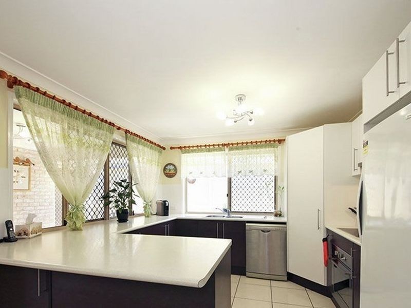 1/4 Olivine Court, Rothwell QLD 4022