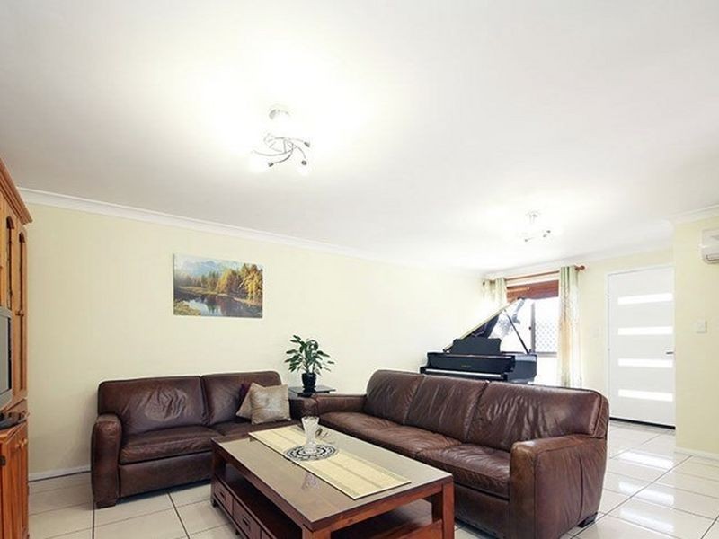 1/4 Olivine Court, Rothwell QLD 4022