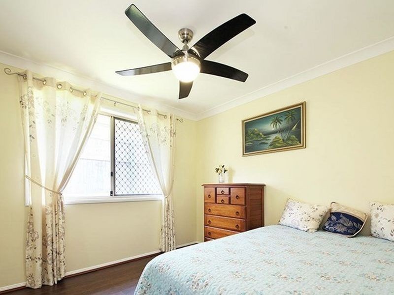 1/4 Olivine Court, Rothwell QLD 4022