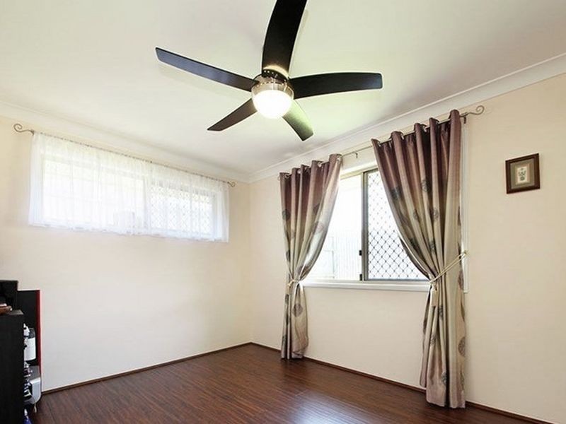 1/4 Olivine Court, Rothwell QLD 4022