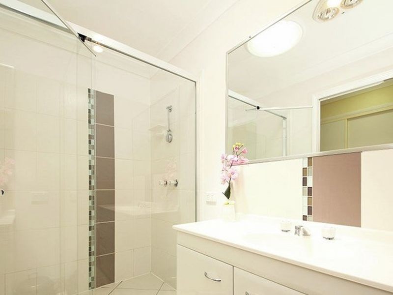 1/4 Olivine Court, Rothwell QLD 4022
