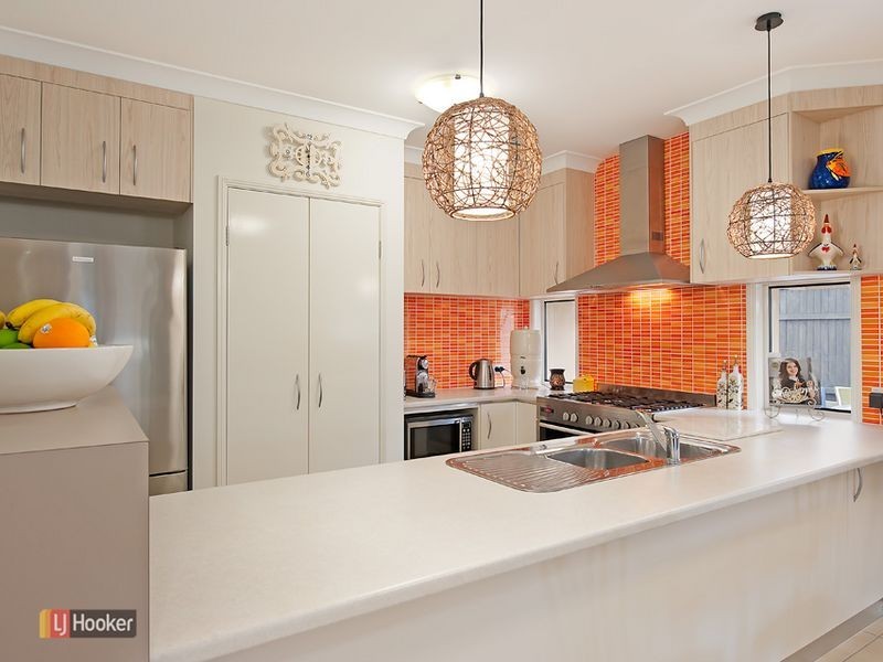 8 Troon Street, North Lakes QLD 4509