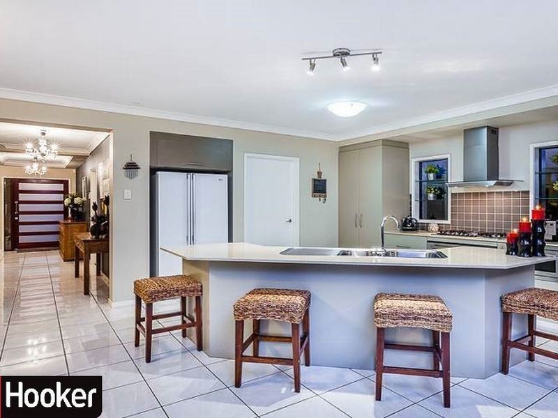 4 Kennedia Court, North Lakes QLD 4509