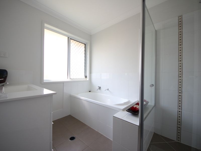 9 Lomond Street, North Lakes QLD 4509