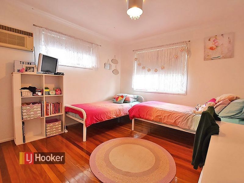 8 Golden Avenue, Kallangur QLD 4503