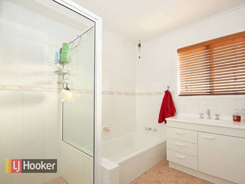 8 Golden Avenue, Kallangur QLD 4503