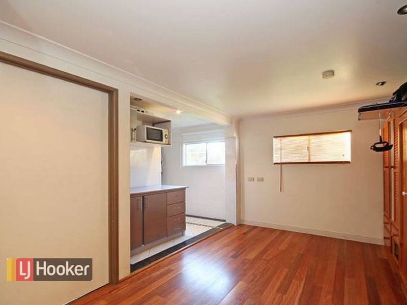 8 Golden Avenue, Kallangur QLD 4503