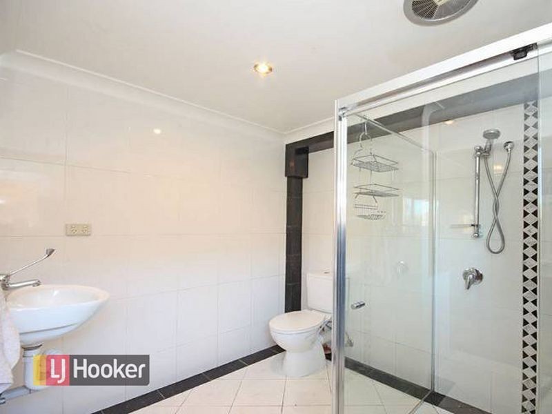 8 Golden Avenue, Kallangur QLD 4503