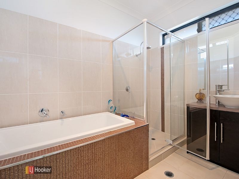 102 Nicklaus Parade, North Lakes QLD 4509