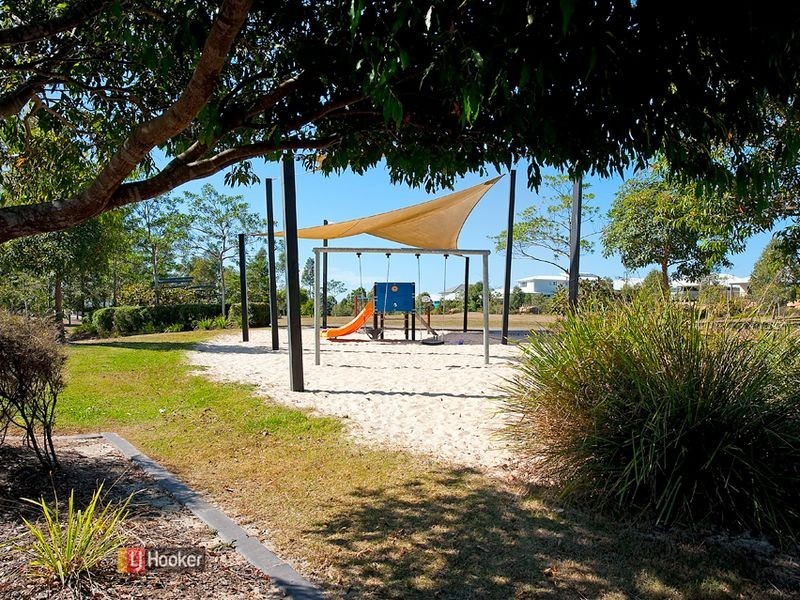102 Nicklaus Parade, North Lakes QLD 4509