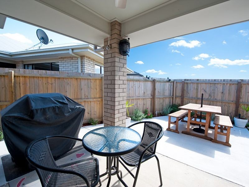 3 Ravensbourne Crescent, North Lakes QLD 4509