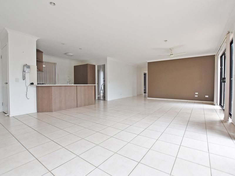 2 Acacia Crescent, Kallangur QLD 4503