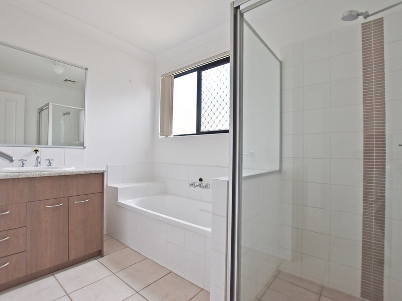 2 Acacia Crescent, Kallangur QLD 4503