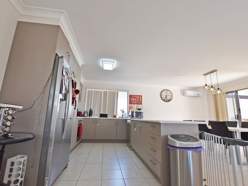 8 Melville Parade, North Lakes QLD 4509