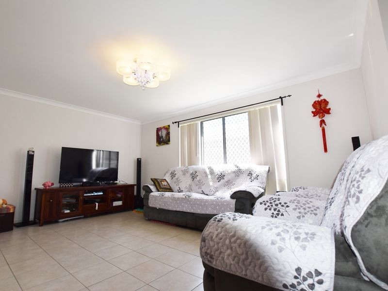 8 Melville Parade, North Lakes QLD 4509