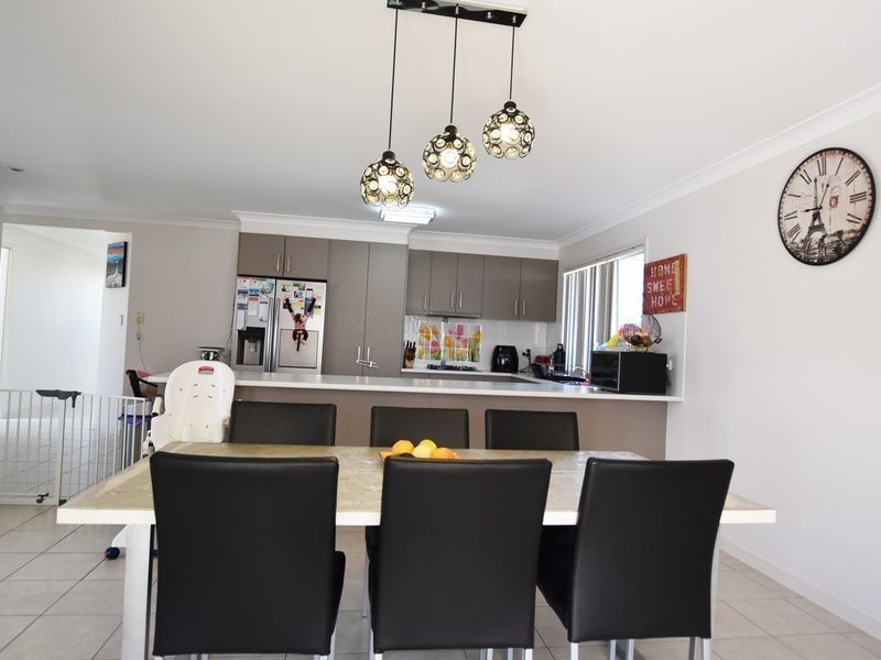 8 Melville Parade, North Lakes QLD 4509