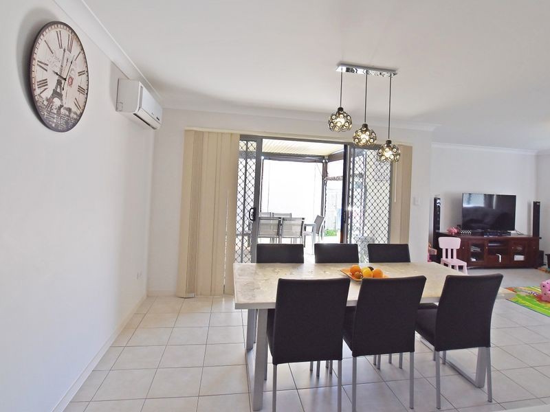 8 Melville Parade, North Lakes QLD 4509