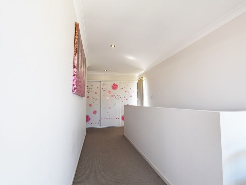 8 Melville Parade, North Lakes QLD 4509