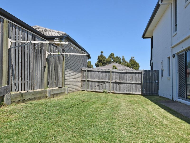 8 Melville Parade, North Lakes QLD 4509