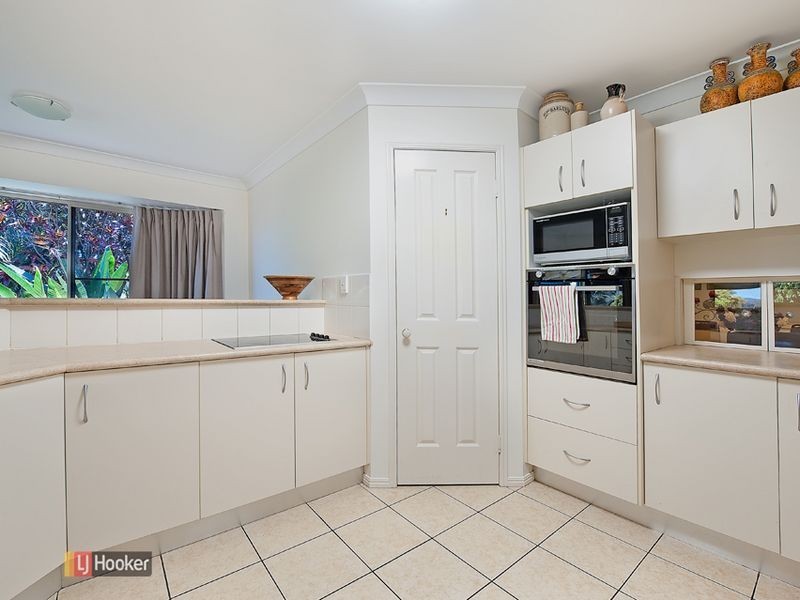 4 Homestead Place, Petrie QLD 4502