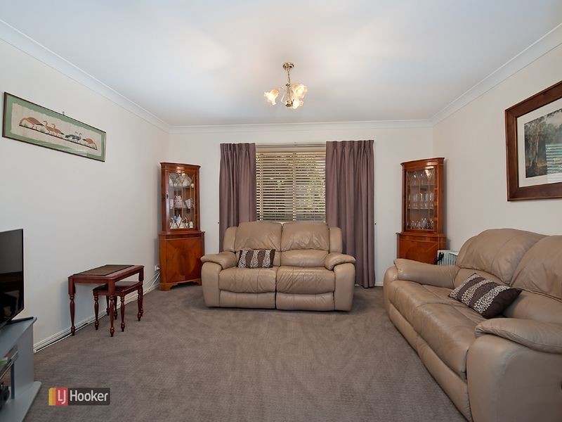 4 Homestead Place, Petrie QLD 4502