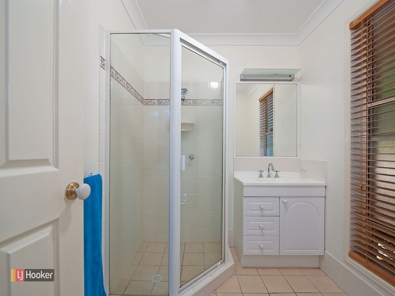 4 Homestead Place, Petrie QLD 4502