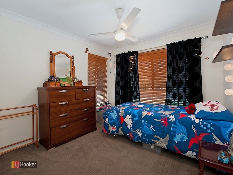 4 Homestead Place, Petrie QLD 4502