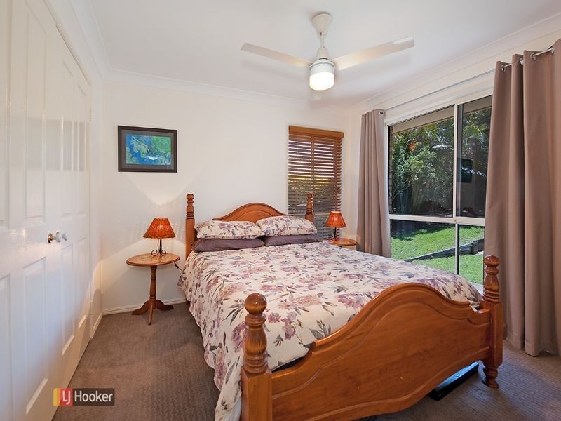 4 Homestead Place, Petrie QLD 4502