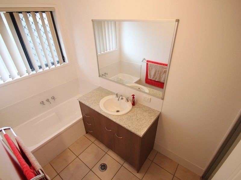 12 Acacia Crescent, Kallangur QLD 4503