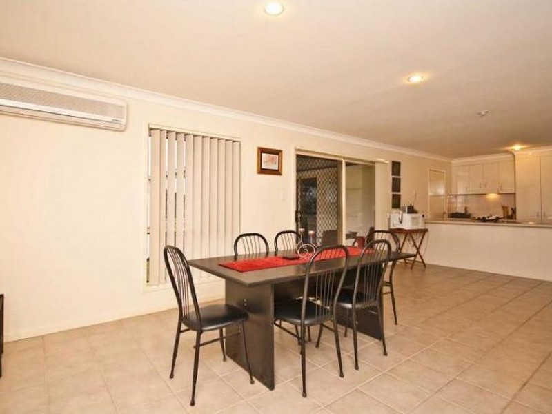 8 Aretha Lane, Narangba QLD 4504