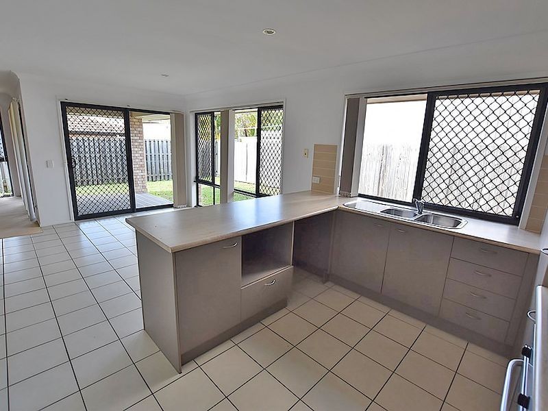 10 Diamond Avenue, Kallangur QLD 4503